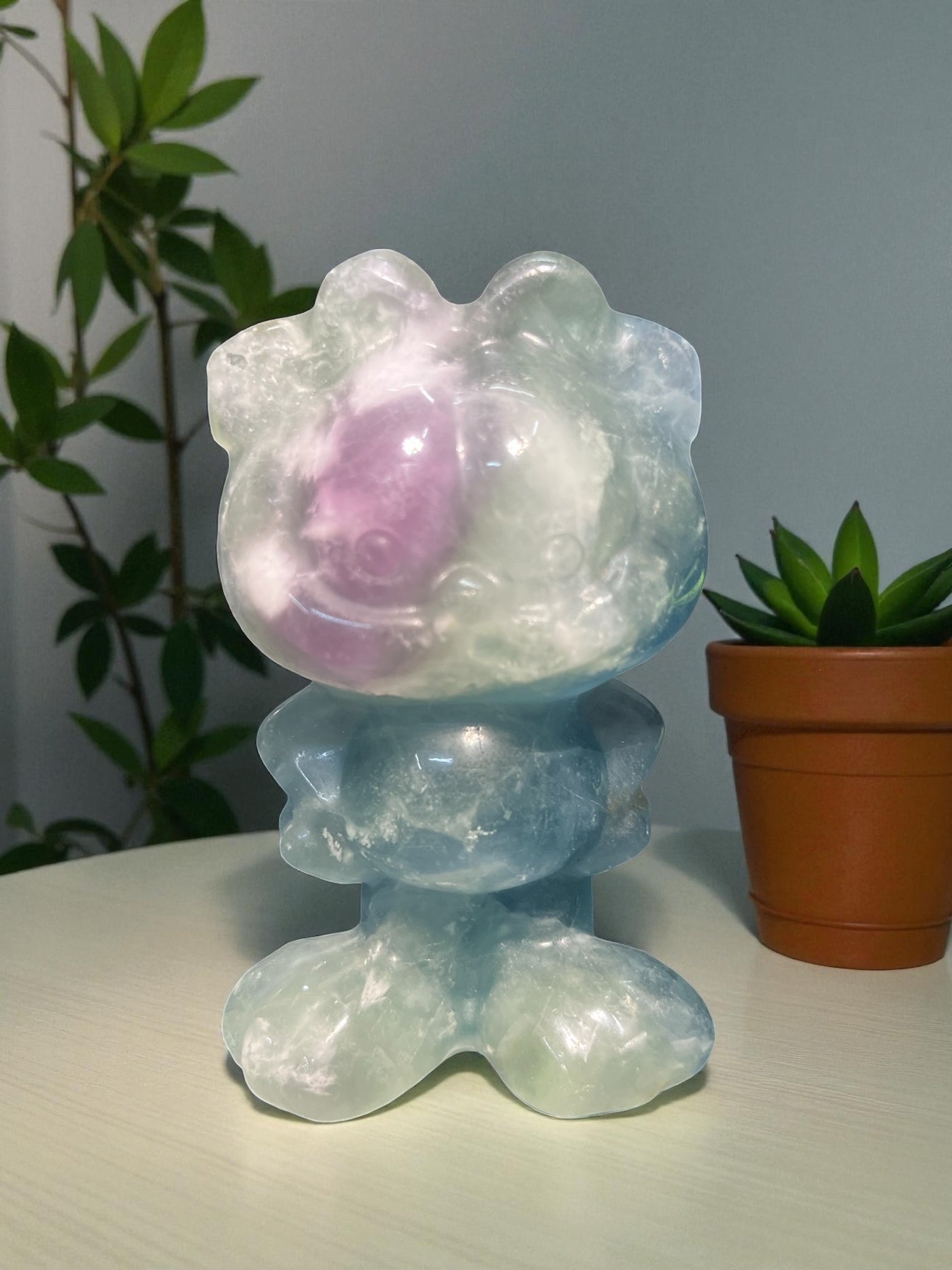 Rainbow Fluorite Lasagna Lover Character Carving