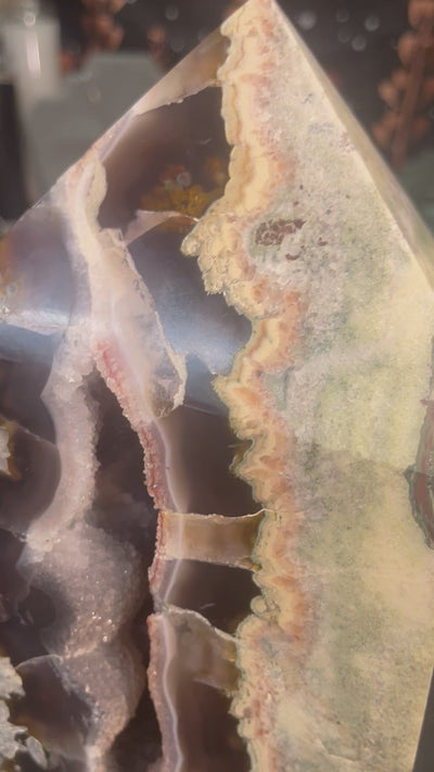 Skunk Amethyst Statement Tower